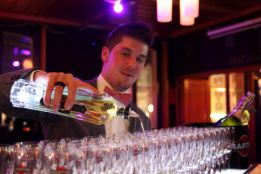 1411_theone-singleparty_03.jpg